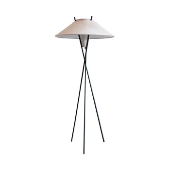 איטלקי אופנה פשוטה הסלון מנורת רצפה מודרנית פשוטה חצובה אמנות השינה ללמוד עיצוב מנורת רצפה